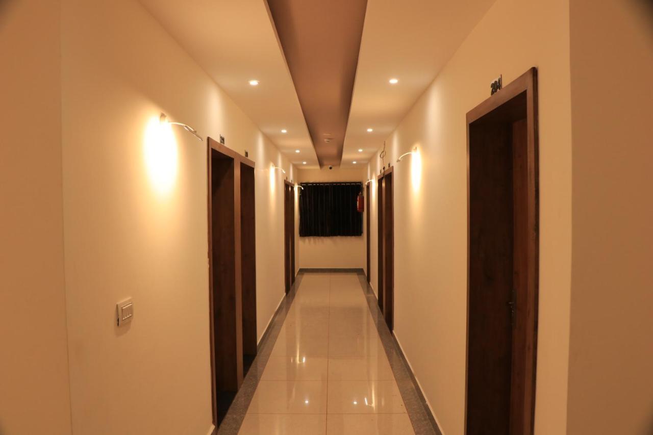 Hotel Viraj Residency Bhuj Eksteriør billede