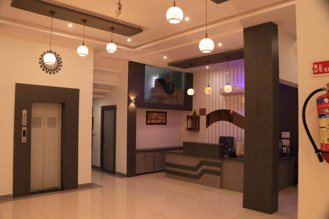 Hotel Viraj Residency Bhuj Eksteriør billede
