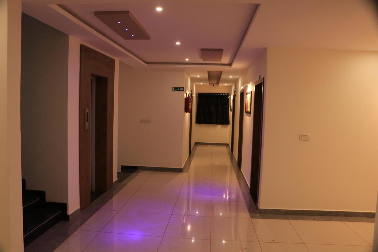 Hotel Viraj Residency Bhuj Eksteriør billede