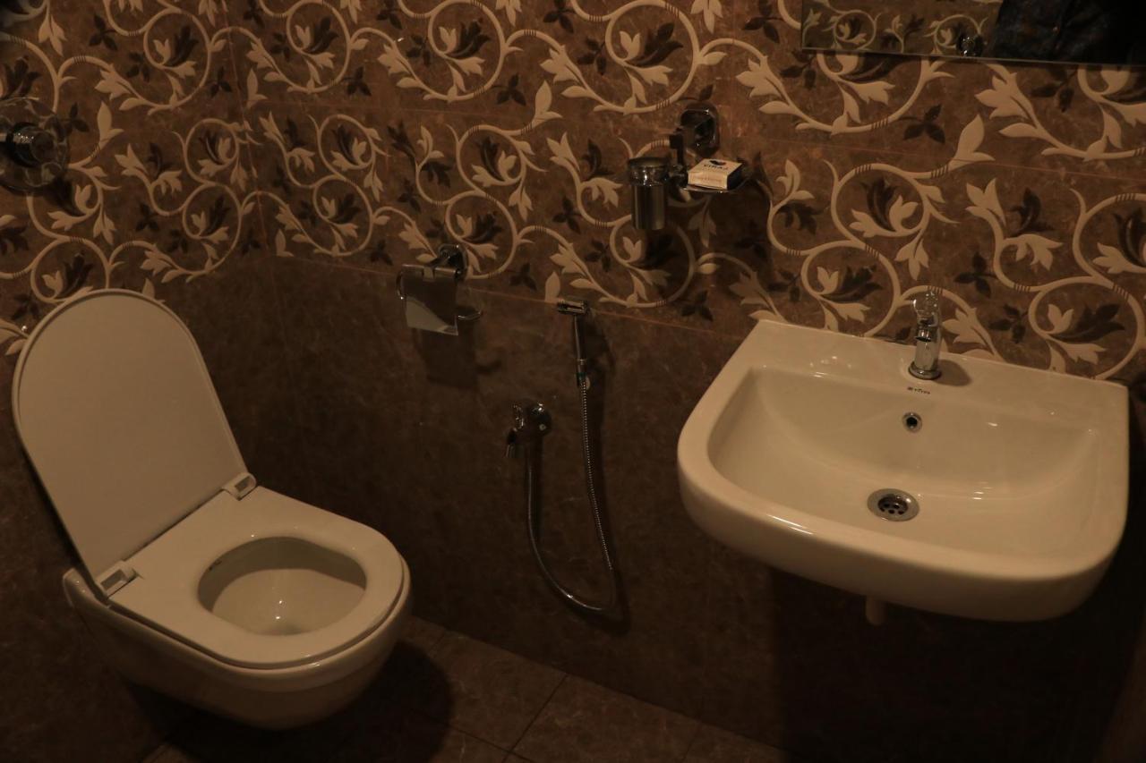 Hotel Viraj Residency Bhuj Eksteriør billede